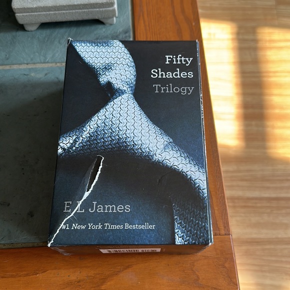 Up for sale fifty shades trilogy. In great condition - Picture 3 of 3